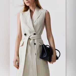 H&M Cream Sleeveless Dress with Collar